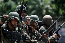 Philippines điều tra vụ quân đội bắn nhầm cảnh sát, 6 người chết