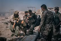 Khoảnh khắc đau thương trong chiến dịch giải phóng Mosul 