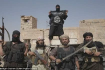Tiết lộ sốc cách IS lấy nội tạng tù binh tại Syria