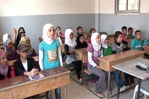 Video: Học sinh Syria tới trường ở thành phố Deir Ezzor