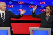 Ứng viên Tổng thống Mỹ tranh luận "nảy lửa" trên sóng truyền hình