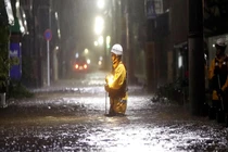 Khủng khiếp sức tàn phá của siêu bão Hagibis ở Nhật