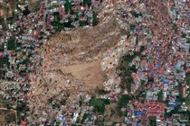 Kinh hoàng ngôi làng Indonesia bị “xóa sổ” sau thảm họa kép