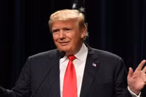 Những hành động và phát ngôn gây sốc của Tổng thống Trump