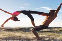 Chùm ảnh muôn kiểu tập yoga trên thế giới