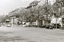 Cuộc sống thường nhật ở thủ đô Paris năm 1955 qua ảnh