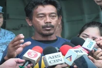 Thuyền trưởng tàu Philippines bị đâm bất ngờ bỏ gặp Tổng thống Duterte