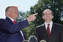 Vì sao hàng loạt quan chức Mỹ rời Nhà Trắng trong năm 2019?