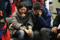 Nỗi đau của thân nhân hành khách máy bay rơi ở Nga