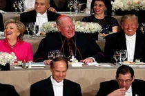 Ảnh: Cặp Clinton-Trump tái ngộ sau tranh luận vòng 3