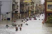 Siêu bão Irma biến đường phố La Habana thành sông