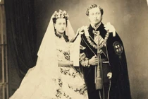 Cực hiếm loạt ảnh về các đám cưới Hoàng gia Anh