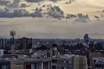 Máy bay bất ngờ rơi xuống khu dân cư ở Colombia