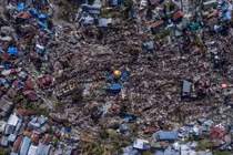 Những du học sinh Việt Nam trở về từ thảm họa sóng thần Indonesia