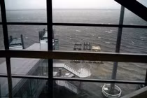 Cận cảnh sân bay quốc tế Kansai "thất thủ" trước siêu bão Jebi