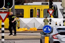 Cận cảnh hiện trường vụ xả súng kinh hoàng ở Hà Lan