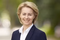 Điều ít biết về nữ Chủ tịch Ủy ban Châu Âu đầu tiên