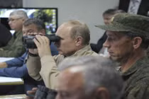 Chùm ảnh Tổng thống Putin trong vai trò Tổng tư lệnh 