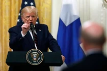 Tổng thống Trump nói lý do hoãn viện trợ quân sự Ukraine