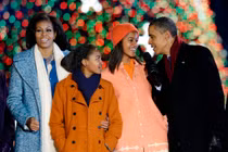 Ngạc nhiên những quý ông quyền lực “mê” đón Tết bên gia đình