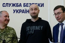 Nhà báo Nga bị “bắn chết” bất ngờ sống lại