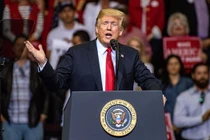 Tổng thống Trump làm gì một tuần trước bầu cử giữa nhiệm kỳ?