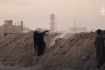 Hết lính, phiến quân IS đưa cả phụ nữ ra chiến trường