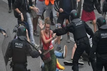 Vì sao bạo động bùng phát ở Tây Ban Nha?