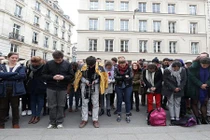 Xúc động chia sẻ của người dân Paris sau vụ cháy nhà thờ