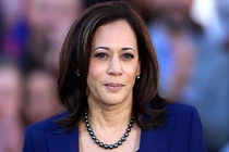 Nữ ứng viên Tổng thống Mỹ da màu đang “tỏa sáng” là ai?