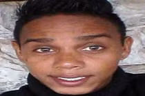 Nổi điên cắn người trên máy bay vì nuốt 80 viên cocaine 