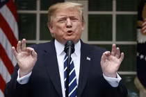 Tổng thống Trump "vừa đấm vừa xoa" trong căng thẳng với Iran