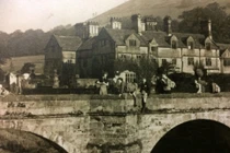 Kinh ngạc ngôi làng bị “xóa sổ” 80 năm bất ngờ lộ thiên