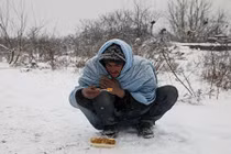 Cảnh ngộ người tị nạn “chết cóng” ở biên giới Serbia-Hungary