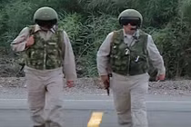 Syria: Phi công Nga mang theo súng AK-74 lên trực thăng 