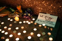 Thế giới tưởng niệm nạn nhân vụ khủng bố liên hoàn ở Paris