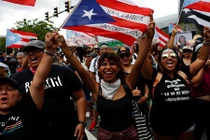 Biển người ăn mừng Thống đốc Puerto Rico từ chức
