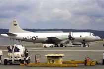 Tiêm kích Su-27 Nga lại rượt đuổi máy bay Mỹ trên Biển Đen