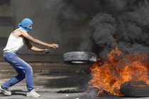 Hình ảnh mới về đụng độ dữ dội tại thánh đường Jerusalem