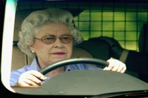 Loạt hình khiến nhiều người “vỡ mộng” về cuộc sống Hoàng gia Anh