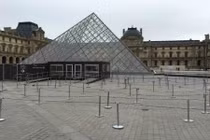 “Kinh đô ánh sáng” Paris sau vụ khủng bố liên hoàn 