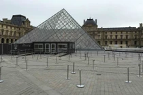 “Kinh đô ánh sáng” Paris sau vụ khủng bố liên hoàn 