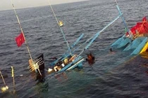 Tàu Bình Định chìm trên biển cùng 5 ngư dân