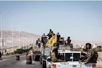 Chùm ảnh dân quân Iraq tiếp sức cho Syria trên biên giới
