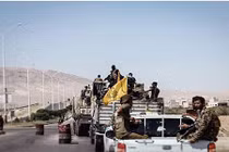 Chùm ảnh dân quân Iraq tiếp sức cho Syria trên biên giới