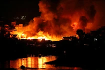 Hãi hùng cảnh hỏa hoạn xóa sổ “khu ổ chuột” ở Brazil