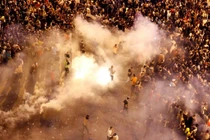 Toàn cảnh thế giới chìm trong hỗn loạn vì biểu tình