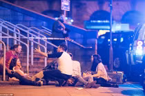 Hiện trường kinh hoàng nổ lớn ở Manchester, 70 người thương vong