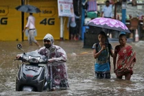Người dân Ấn Độ khốn khổ vì ngập lụt kinh hoàng