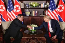 Toàn cảnh màn bắt tay lịch sử tại thượng đỉnh Mỹ-Triều